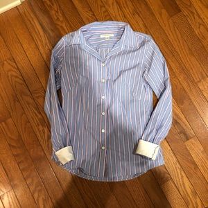Pretty Banana Republic button down